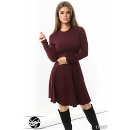 Платье с клешеной юбкой